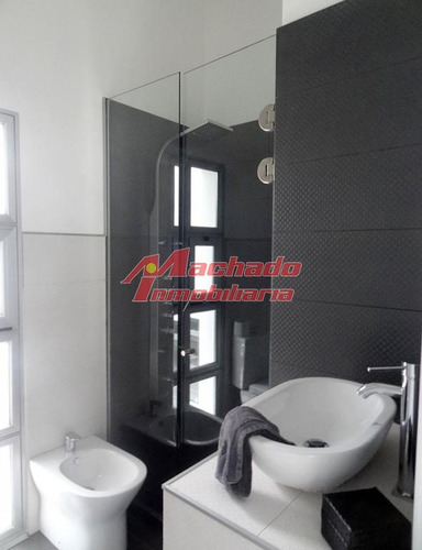 Moderna Casa San Rafael- Ref: 5451