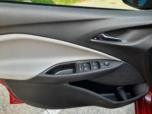 Chevrolet Onix 1.0T Premier Sedan At