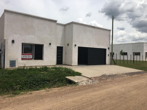 Casa En Venta - 4 Dormitorios 2 Baños - 310mts2 - General Belgrano