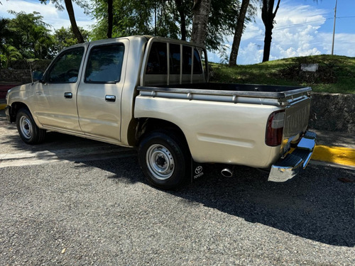 Toyota Hilux 2003, Impecable