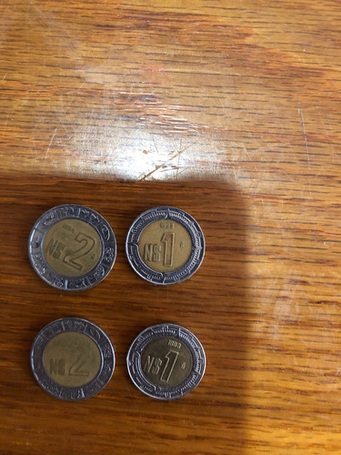 Monedas De 2 Nuevos Pesos Y 1 Nuevo Peso