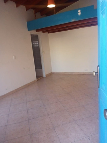 Imagen 7 de 14 de Casa Para 2 Familias En Venta En La Tablada