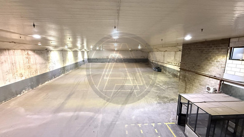 Depósito Con Oficinas 1900m2 En Alquiler - Barracas