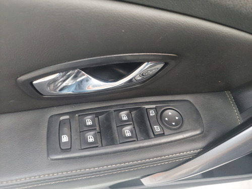 Renault Fluence 2.0 Dynamique Hi-flex 4p
