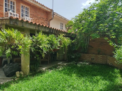 Imagen 8 de 12 de Leal Perez Vende Tonwhouse Urb. Villas Del Encanto El Rinco Mañongo