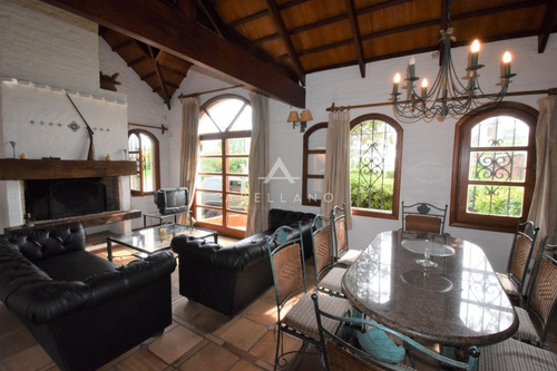 Casa Con Piscina Muy Cómoda, Ideal Para Veranear!!- Ref: 185