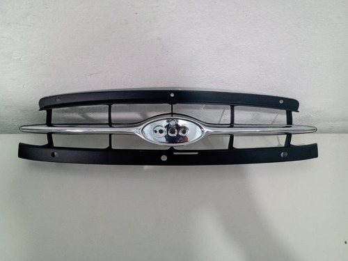 Grade Frontal Ford Taurus 1997 1998 1999 Cromado