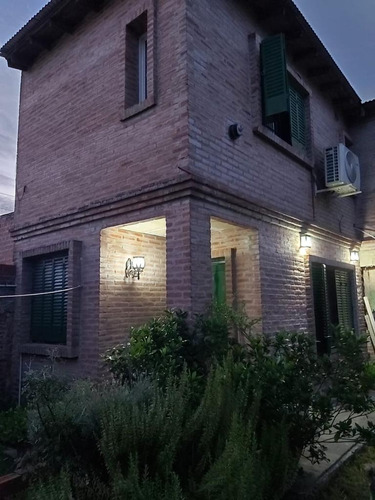 Imagen 2 de 6 de Casa Al Fondo Con 2 Dormitorios