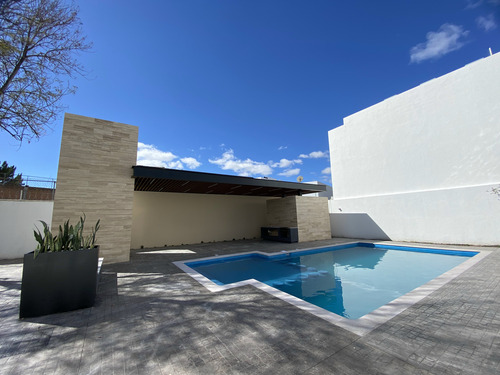 Casa En Venta En Privada Andaluz En San Luis Potosi