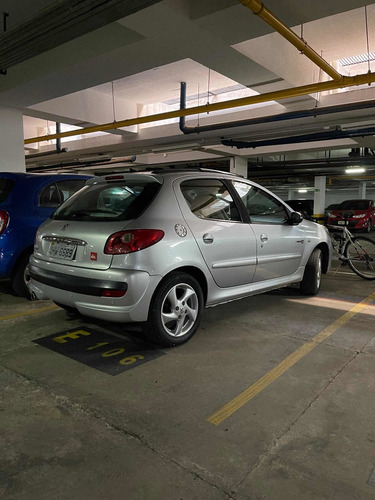 Peugeot 207 2011 1.4 Quiksilver Flex 5p