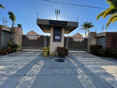 Imagen 1 de 25 de Town House En Venta Naguanagua. Claudia Quintero.