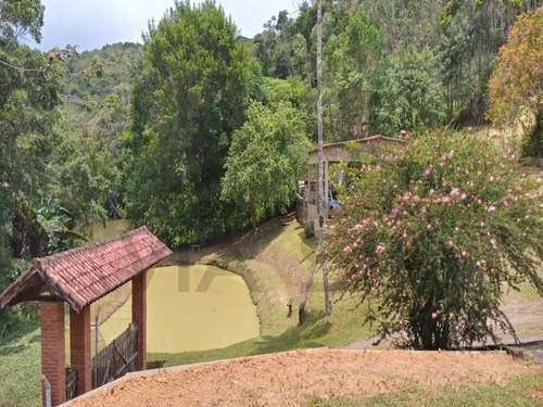 Imagem 1 de 15 de Aconchegante Propriedade Apenas 2 Km Do Centro Do Barnabés Em Juquitiba/sp, Com Lindo Lago. - 402 - 69871849
