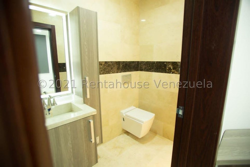 Imagen 9 de 24 de Casa En Venta En Alto Prado 22-6334 Carolina Fermoso 0424 2083128