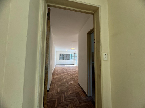 Venta Departamento Alberdi, Dos Dorm, Un Baño, Amplio Balcon
