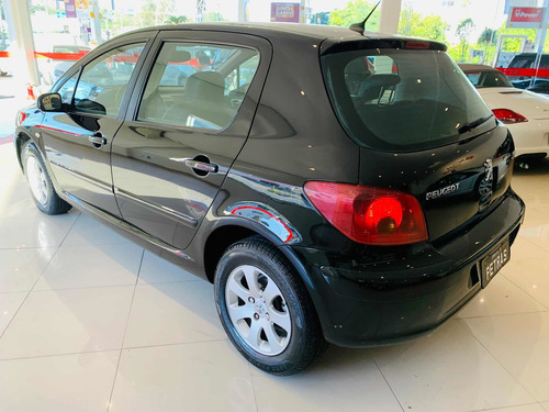 Imagem 1 de 10 de Peugeot 307 2006 2.0 Feline Aut. 5p