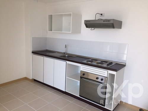 Departamento En Venta De 2 Dorm. En Estación Central