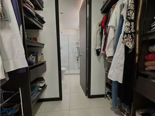 Apartamento Con Comodos Espacios En Sabaneta(mls#250053)