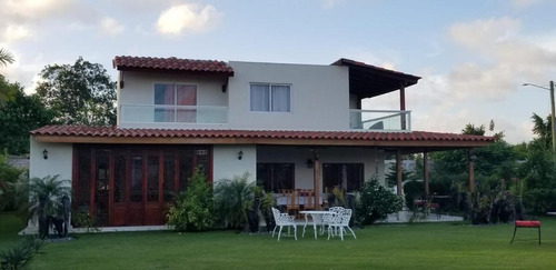Espectacular Casa Estilo Asiatica Punta Cana