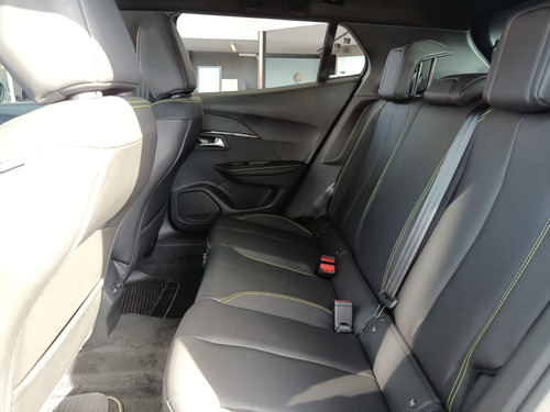 Peugeot 2008 1.0T Gt