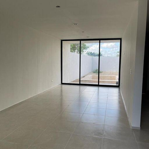 Casa En Venta De 3 Recámaras Con Piscina En Conkal, Mérida