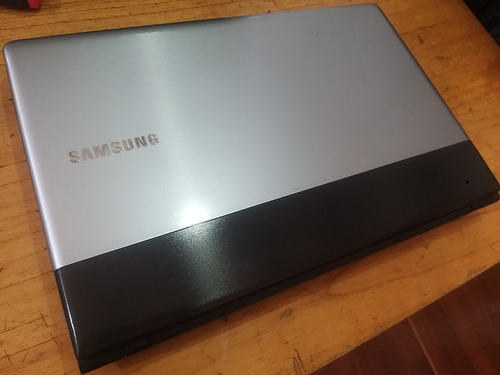Notebook Samsung Modelo Np300e5a Intel B940+ 500gb+ 4gb Ram Gris (Usado)