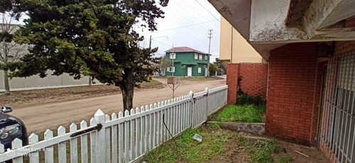 Imagen 2 de 10 de V007- Chalet De 4 Ambientes Con Boardilla - Parque Con Parrilla -garage Cubierto-espacio Libre