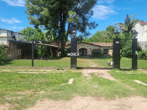 Vendo Casa En Moreno 1200 M2. Permuto