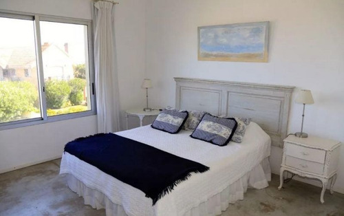 Imagen 4 de 12 de Casa En Venta De 5 Dormitorios En Montoya