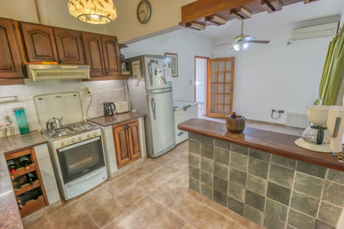 Imagen 6 de 30 de Casas Con Tres Dormitorios En Venta En La Plata