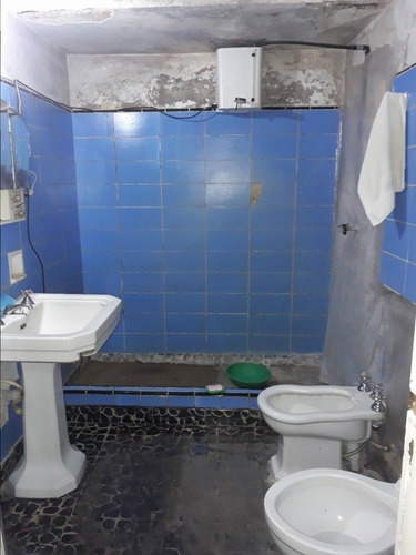 Imagen 5 de 13 de Casa De 3 Ambientes Con Garage Y Local - A Reciclar - Losa