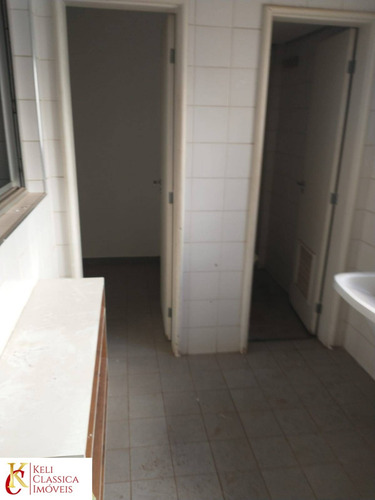 Imagem 6 de 10 de Apartamento Disponível Para Venda: Possui Três Dormitórios Sendo Uma Suite, Completo Com Armários, Banheiro Social, Cozinha E Área De Serviço. - Ap00572 - 70140232