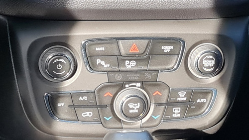Imagem 10 de 15 de Jeep Compass Longitude Diesel Pack Premium Som Beats