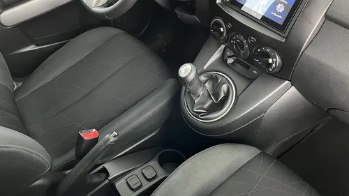 Mazda 2 15HM1C MT