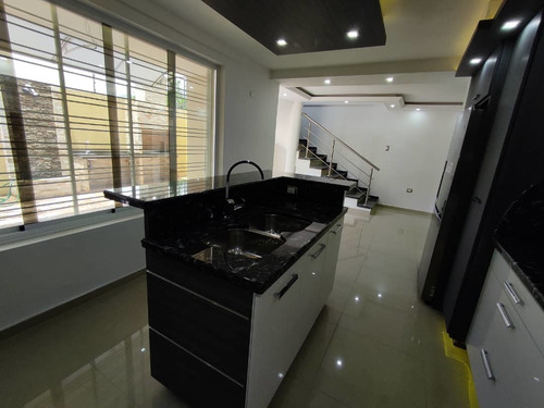Imagen 9 de 14 de Townhouse En Venta Totalmente Remodelado Maracay // 04243385555
