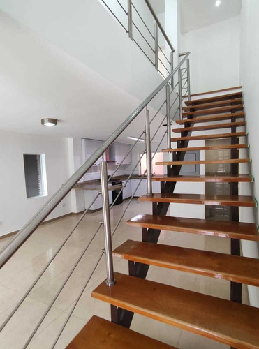 Townhouse En Alquiler El Castaño Maracay