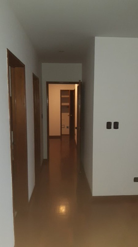 Imagen 7 de 13 de Rento Apto Z.10 Edif.portofino Ref.5720