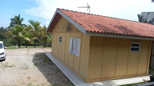1.500 M², Condomínio Fechado, Casa Em Alvenaria E Piscina !