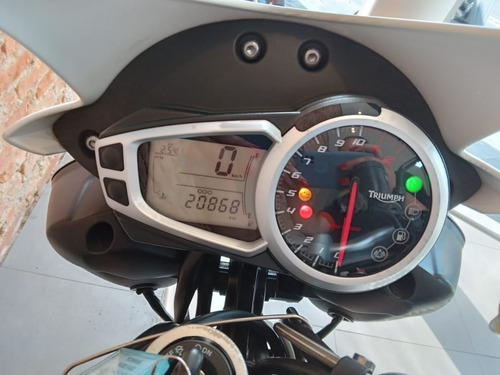 Imagem 14 de 25 de Triumph Speed Triple 1050 2015/2015 **baixo Km**