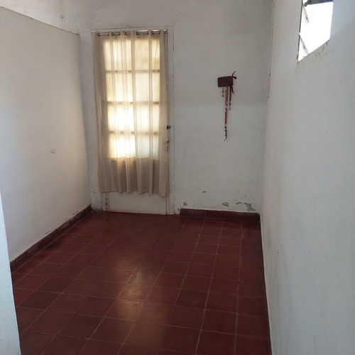Excelente Casa En Bragado, Pcia De Ba, En Excelente Ubicación (4 Ambientes, 2 Baños , Lavadero, Patio , Garage, Local)