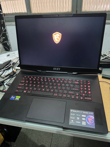 Msi Studio A13vi-017us I9 64gb 2tb Preto Ultrabook (Usado)