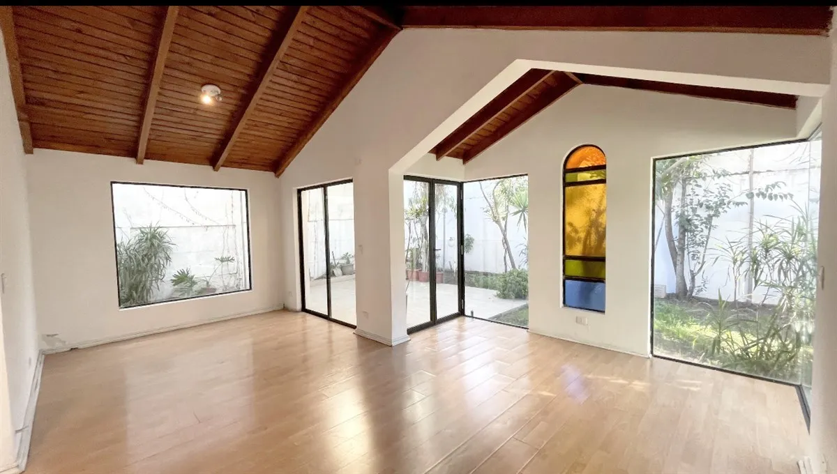Imagen 1 de 23 de En Venta Hermosa Casa Amplia Y Luminosa, Calle Tranquila