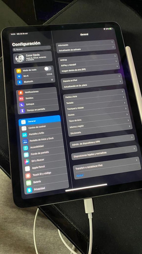 Imagen 2 de 3 de Apple iPad Air 10.9 Wi-fi 64 Gb Chip M1 + Apple Pencil