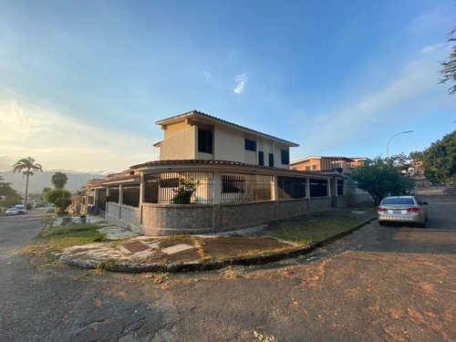 Imagen 1 de 22 de Adriana Atienzo Vende Casa En Urb. Trigal Norte (foc-1330)