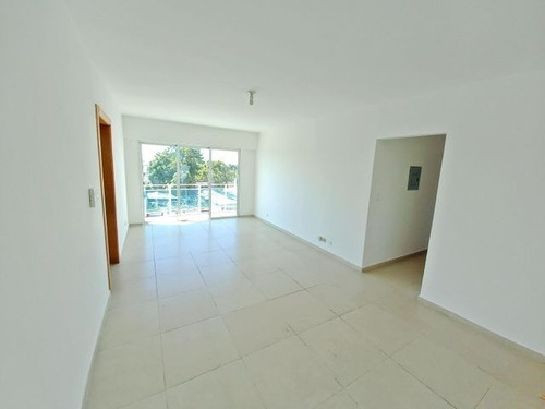 Imagen 7 de 13 de Luminoso Y Moderno Apartamento En Alquiler En Evaristo Morales, 102 Mts2 2 Habitaciones