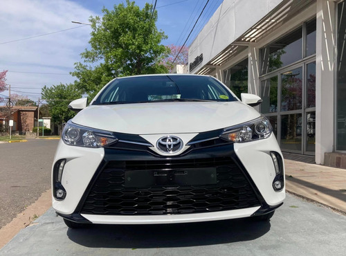 Imagen 2 de 15 de Toyota Yaris 4 Puertas 1.5 6m/t Xls 0km My2023