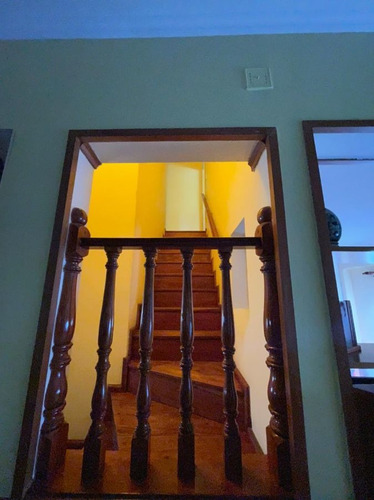 Imagen 7 de 21 de Casa En Venta De 4 Ambientes Con Cochera Y Jardín En Adrogué