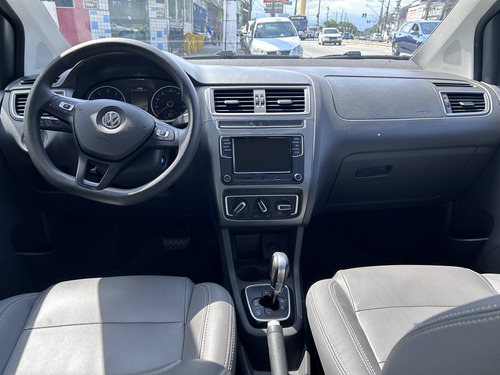Volkswagen Fox 1.6 MSI TOTAL FLEX CONNECT 4P I-MOTION