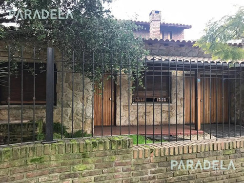 Casa En Venta - Parque Sayago - Castelar - Gimenez Al 3100