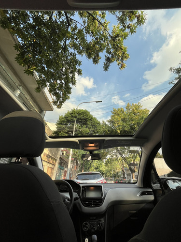 Peugeot 208 1.6 Allure Touchscreen