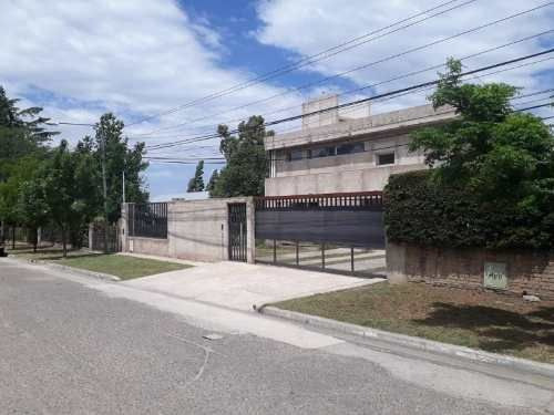 Casa En Venta En Juana Koslay